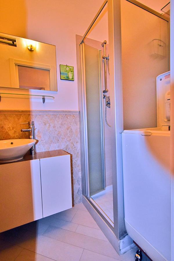La Tana Del Poeta Apartment Lerici Bagian luar foto