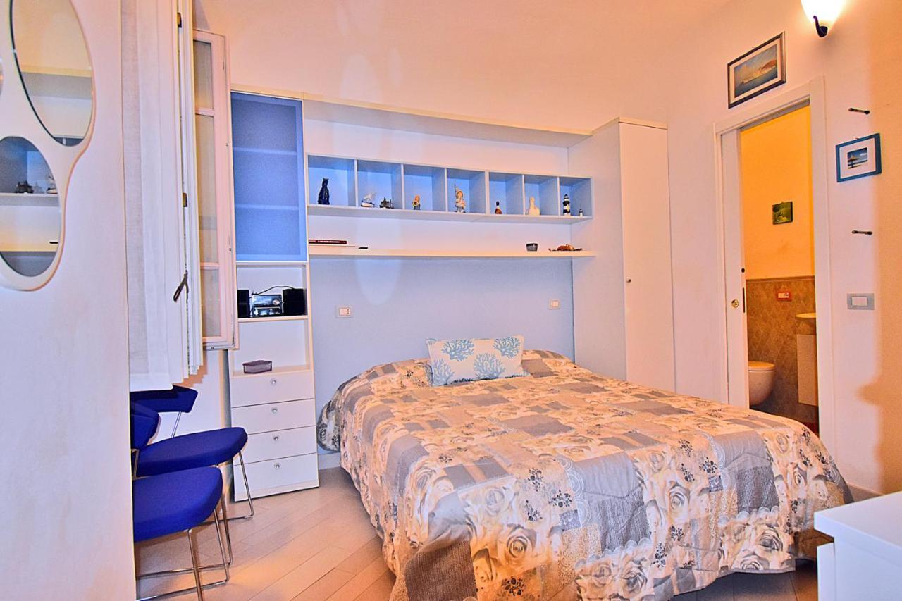 La Tana Del Poeta Apartment Lerici Bagian luar foto